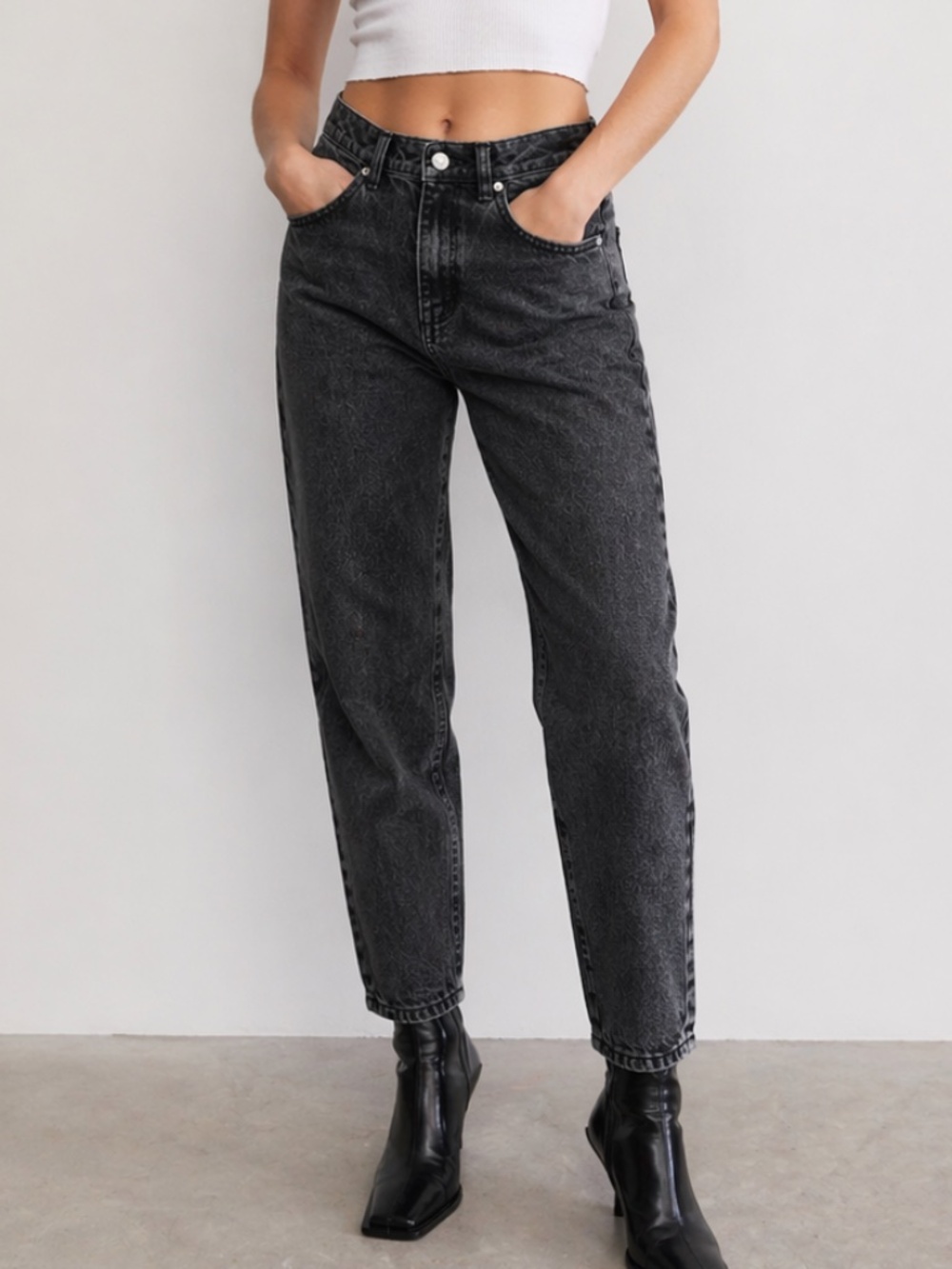 Princess Polly Tapered Mom Jeans Black Wash Size 4 High Rise Cropped